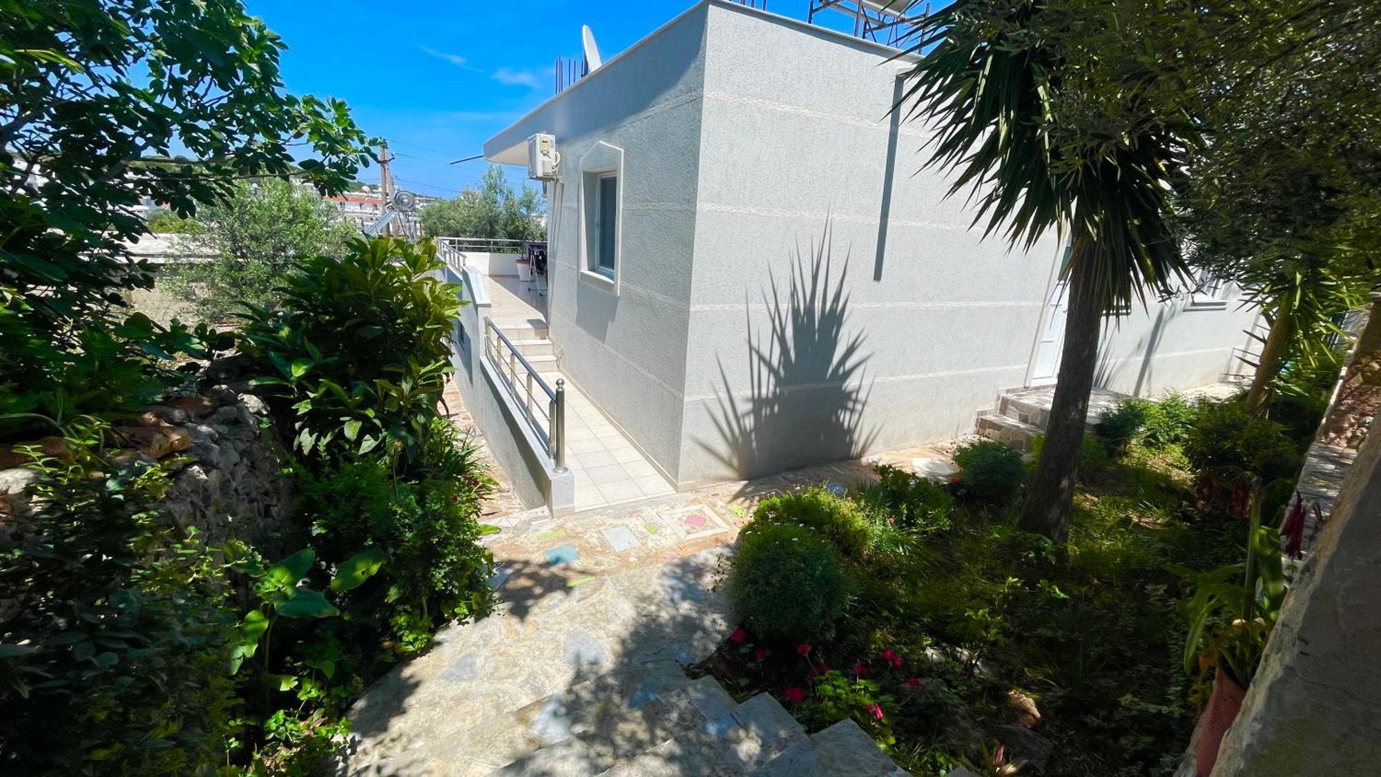 Guesthouse Shehu Ksamil Exterior photo