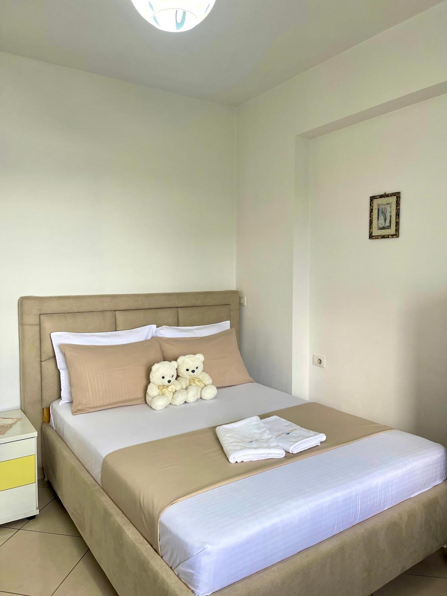 Guesthouse Shehu Ksamil Exterior photo